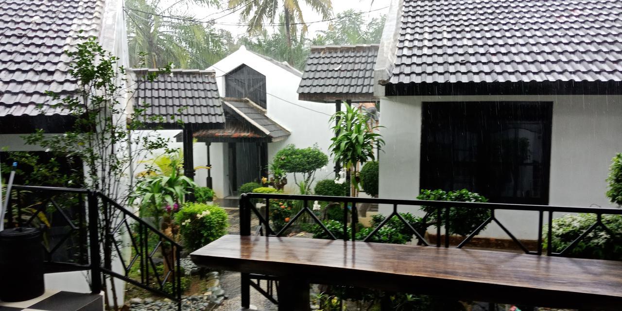 Hotel Gbs Malingping Exterior photo
