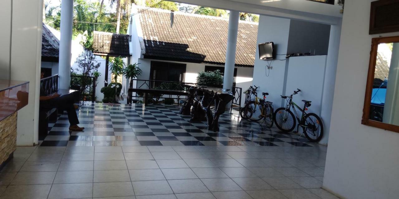 Hotel Gbs Malingping Exterior photo